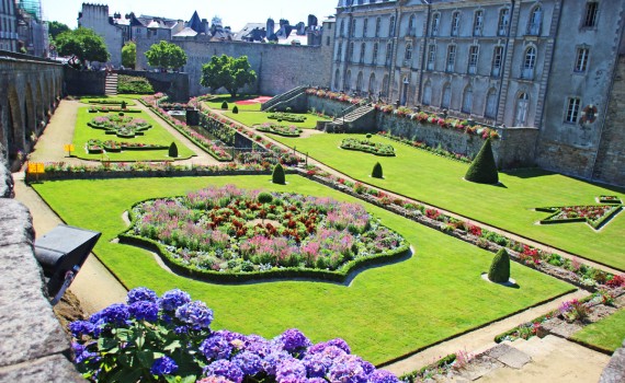 Depuis les Jardins, Vue sur la ville de Vannes